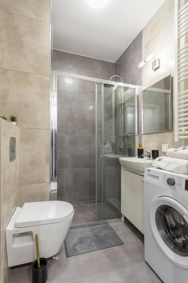 Golden Apartments Warsaw - Bright And Modern Apartments -Premium Building In Top Location- Solidarnosci Bagian luar foto